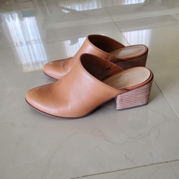 Crown Vintage Brown Mules - Picture 2 of 10
